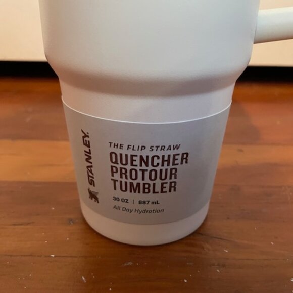 NEW Stanley The Flip Straw Quencher Protour Tumbler Cream Rose Gold Top LIMITED - Picture 3 of 13